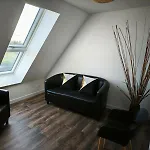 Sel Et Vent Maison Entièrement Rénovée Belle Terrasse, Jardin Clos, Parking Privatif 150 M De La 5 Mn à Pied Tous Commerces Près De Bayeux, Arromanches Au Coeur Des Plages Du Débarquement * Asnelles