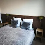 Sel Et Vent Maison Entièrement Rénovée Belle Terrasse, Jardin Clos, Parking Privatif 150 M De La 5 Mn à Pied Tous Commerces Près De Bayeux, Arromanches Au Coeur Des Plages Du Débarquement Hébergement de vacances Asnelles
