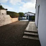 Sel Et Vent Maison Entièrement Rénovée Belle Terrasse, Jardin Clos, Parking Privatif 150 M De La 5 Mn à Pied Tous Commerces Près De Bayeux, Arromanches Au Coeur Des Plages Du Débarquement