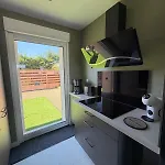 Sel Et Vent Maison Entièrement Rénovée Belle Terrasse, Jardin Clos, Parking Privatif 150 M De La 5 Mn à Pied Tous Commerces Près De Bayeux, Arromanches Au Coeur Des Plages Du Débarquement * Asnelles