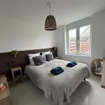 Hébergement de vacances Sel Et Vent Maison Entièrement Rénovée Belle Terrasse, Jardin Clos, Parking Privatif 150 M De La 5 Mn à Pied Tous Commerces Près De Bayeux, Arromanches Au Coeur Des Plages Du Débarquement Asnelles