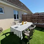 Hébergement de vacances Sel Et Vent Maison Entièrement Rénovée Belle Terrasse, Jardin Clos, Parking Privatif 150 M De La 5 Mn à Pied Tous Commerces Près De Bayeux, Arromanches Au Coeur Des Plages Du Débarquement