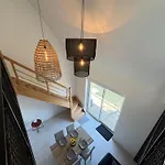 Sel Et Vent Maison Entièrement Rénovée Belle Terrasse, Jardin Clos, Parking Privatif 150 M De La 5 Mn à Pied Tous Commerces Près De Bayeux, Arromanches Au Coeur Des Plages Du Débarquement Hébergement de vacances Asnelles