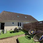 Sel Et Vent Maison Entièrement Rénovée Belle Terrasse, Jardin Clos, Parking Privatif 150 M De La 5 Mn à Pied Tous Commerces Près De Bayeux, Arromanches Au Coeur Des Plages Du Débarquement Hébergement de vacances Asnelles