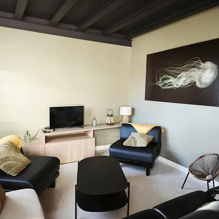 Sel Et Vent Maison Entierement Renovee Belle Terrasse, Jardin Clos, Parking Privatif 150 M De La 5 Mn A Pied Tous Commerces Pres De Bayeux, Arromanches Au Coeur Des Plages Du Debarquement بيت للعطل