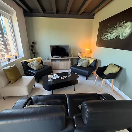 Hébergement de vacances Sel Et Vent Maison Entièrement Rénovée Belle Terrasse, Jardin Clos, Parking Privatif 150 M De La 5 Mn à Pied Tous Commerces Près De Bayeux, Arromanches Au Coeur Des Plages Du Débarquement