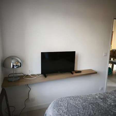 Sel Et Vent Maison Entierement Renovee Belle Terrasse, Jardin Clos, Parking Privatif 150 M De La 5 Mn A Pied Tous Commerces Pres De Bayeux, Arromanches Au Coeur Des Plages Du Debarquement *
