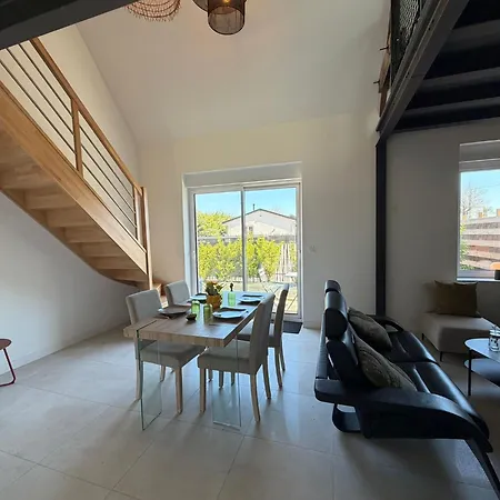 Sel Et Vent Maison Entièrement Rénovée Belle Terrasse, Jardin Clos, Parking Privatif 150 M De La 5 Mn à Pied Tous Commerces Près De Bayeux, Arromanches Au Coeur Des Plages Du Débarquement *