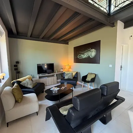 Hébergement de vacances Sel Et Vent Maison Entièrement Rénovée Belle Terrasse, Jardin Clos, Parking Privatif 150 M De La 5 Mn à Pied Tous Commerces Près De Bayeux, Arromanches Au Coeur Des Plages Du Débarquement Asnelles
