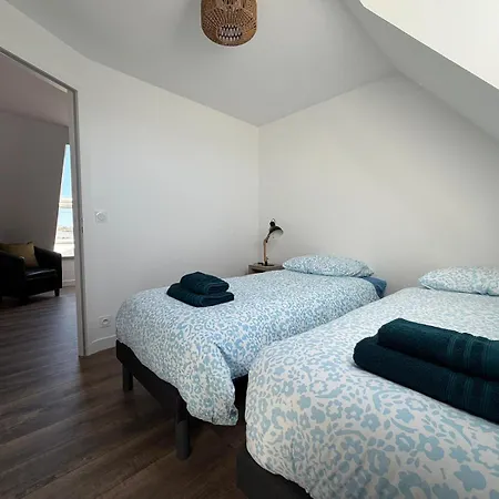 Sel Et Vent Maison Entierement Renovee Belle Terrasse, Jardin Clos, Parking Privatif 150 M De La 5 Mn A Pied Tous Commerces Pres De Bayeux, Arromanches Au Coeur Des Plages Du Debarquement بيت للعطل